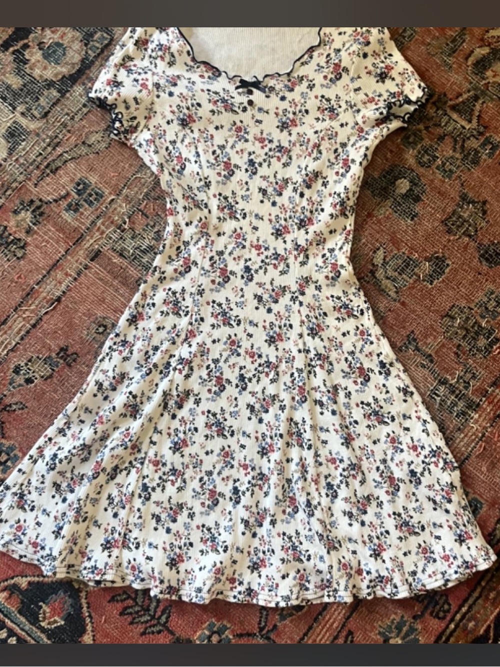 Vintage 90’s Ditsy floral ribbed mini dress
Zanoni by Jalate brand